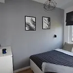 West / Parking Free