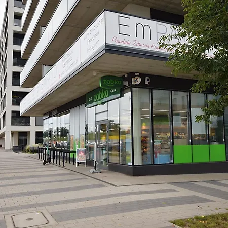 West / Parking Free Апартаменти *