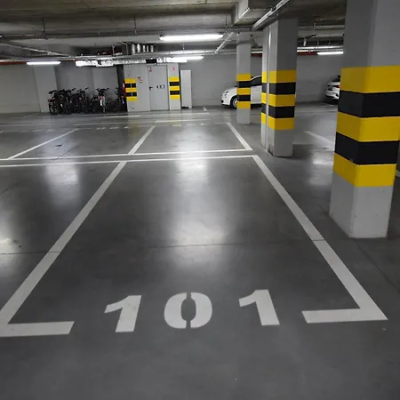 Апартаменти West / Parking Free