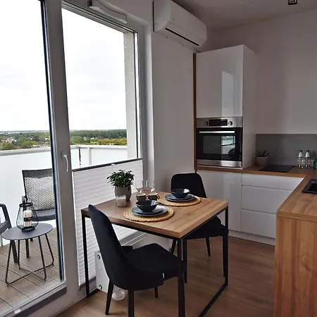 West / Parking Free Апартаменти Вроцлав